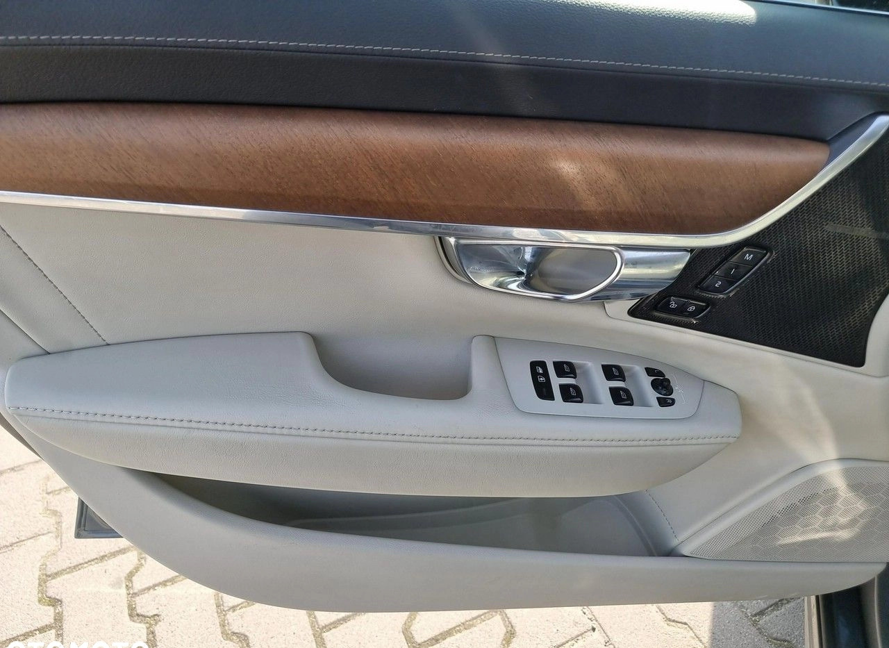 Volvo V90 cena 149000 przebieg: 106117, rok produkcji 2019 z Sieraków małe 379
